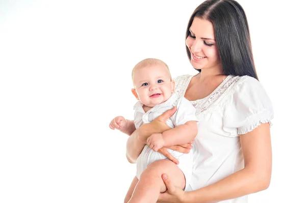 Gelukkige Familie Moeder Speelt Met Haar Baby Witte Kamer Geïsoleerde — Stockfoto