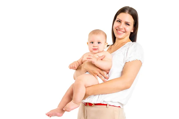 Jovem Mãe Cuidando Seu Bebê Adorável Porttrit Sobre Fundo Branco — Fotografia de Stock
