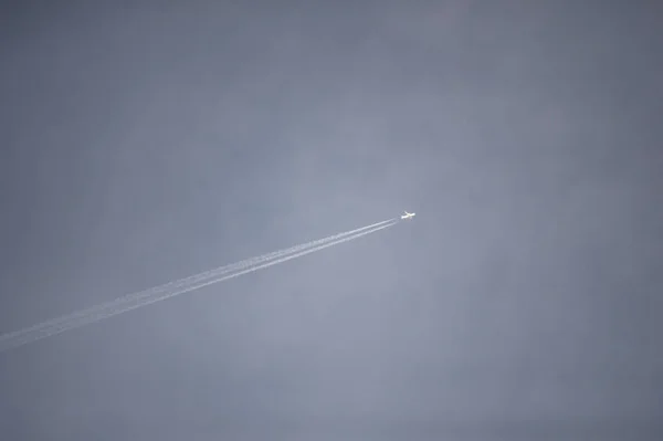 Traço Avião Céu — Fotografia de Stock