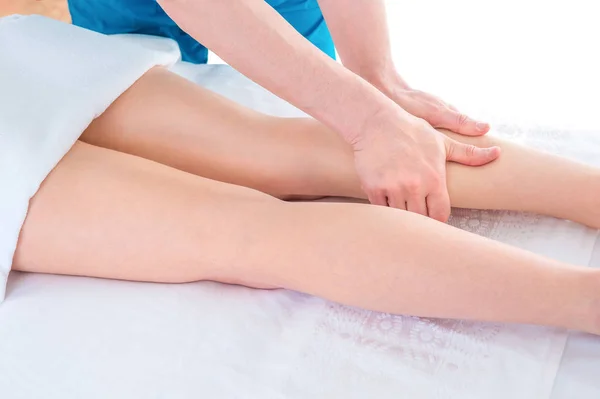 Doctor working with patient in hospital. Rehabilitation physioth — Stock Photo, Image