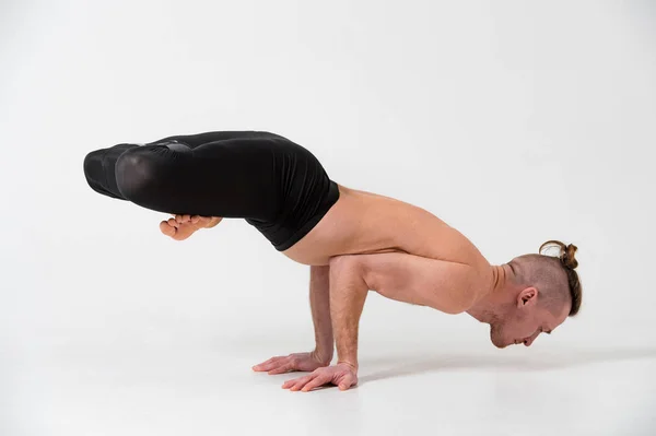 Yoga training over gray background — Stockfoto