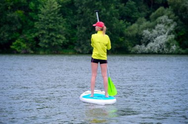 Kadın Sup kurulu nda istirahat ve erken mo hayatın tadını çıkarıyor