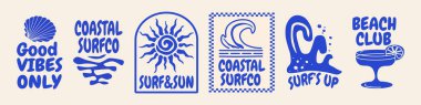 Sahil Surfco, Surf and Sun, Beach Club ve Good Vibes Only gibi plaj temalı cümlelerle tropikal sörf vektörü seti. Tişört baskıları, posterler, çıkartmalar ve markalar için kalın yaz grafikleri.