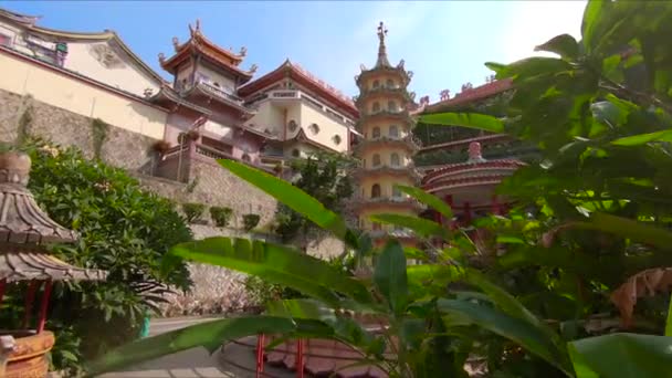 View Green Leaves Beautiful Ancient Place Colored Buildings Thailand — Stock Video