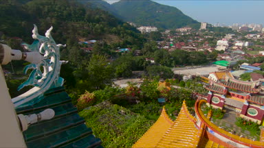 Slowmotion steadycam atış bir Kek Lok Si tapınak adada Penang, Malezya