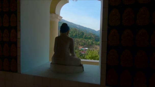 Fotografía en cámara lenta de un templo de Kek Lok Si en la isla de Penang, Malasia — Vídeos de Stock