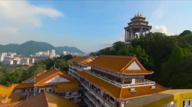 Slowmotion steadycam atış bir Kek Lok Si tapınak adada Penang, Malezya