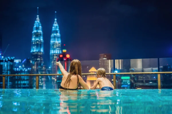 Mother Son Outdoor Swimming Pool City View Night — Stock Photo, Image