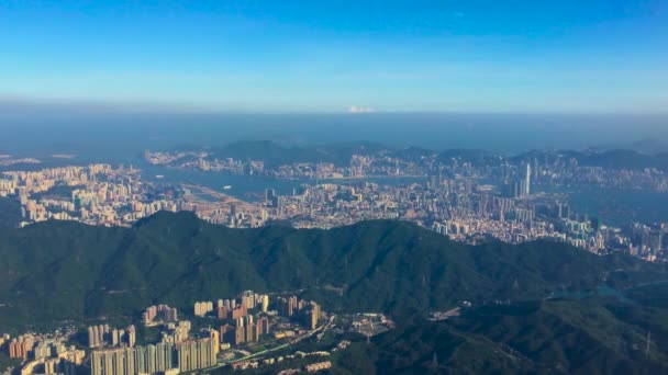 Hong Kong Şehir Yeşil Tepelerin Binalar Ile Havadan Görünümü — Stok video