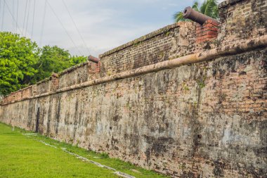 Fort Cornwallis Georgetown, Penang, İngiliz Doğu Hindistan şirketi tarafından geç 18. yüzyılda inşa edilmiş bir yıldız kale, Malezya en büyük ayakta kalede.