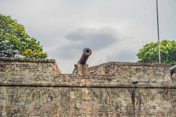 Fort Cornwallis Georgetown, Penang, İngiliz Doğu Hindistan şirketi tarafından geç 18. yüzyılda inşa edilmiş bir yıldız kale, Malezya en büyük ayakta kalede.
