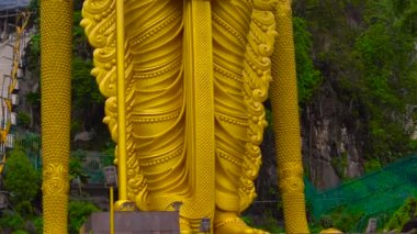 hindu tanrısı muragan heykeli, batu caves tapınak kompleksi kuala lumpur, Malezya
