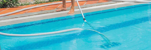Male Cleaner Swimming Pool Cleaning Water Dirt — Stock Photo, Image