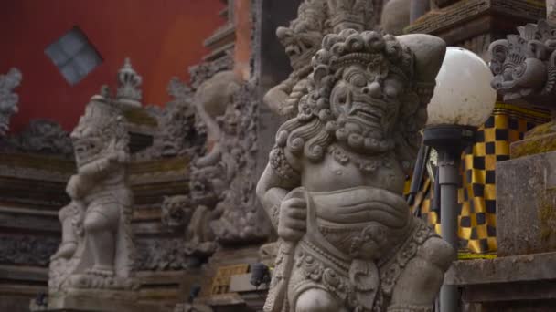 Asya Tapınak Görünümünü Taş Anıtlar Ile Dekore Edilmiştir — Stok video