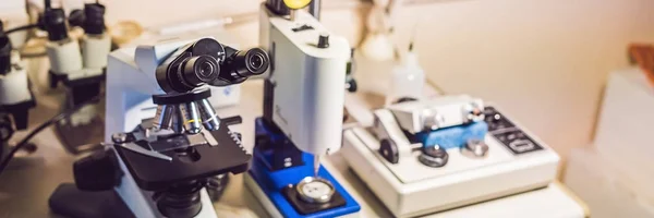 Mesa Preparación Muestras Laboratorio Microscopía Aelecrónica Con Microscopio Óptico Sistema —  Fotos de Stock