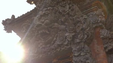 Slowmotion steadicam Puri Saren Kraliyet Sarayı, Ubud bir kadeh. Bali
