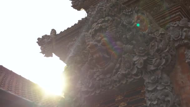 Slowmotion steadicam Puri Saren Kraliyet Sarayı, Ubud bir kadeh. Bali — Stok video
