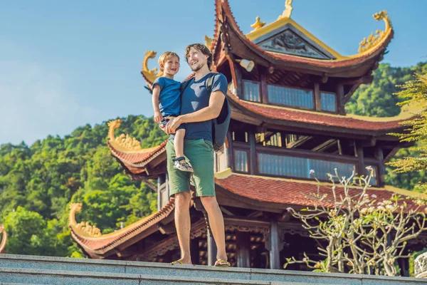 Hermoso Templo Budista Ladera Phu Quoc Vietnam —  Fotos de Stock