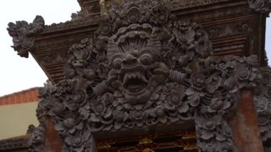 Slowmotion steadicam Puri Saren Kraliyet Sarayı, Ubud bir kadeh. Bali