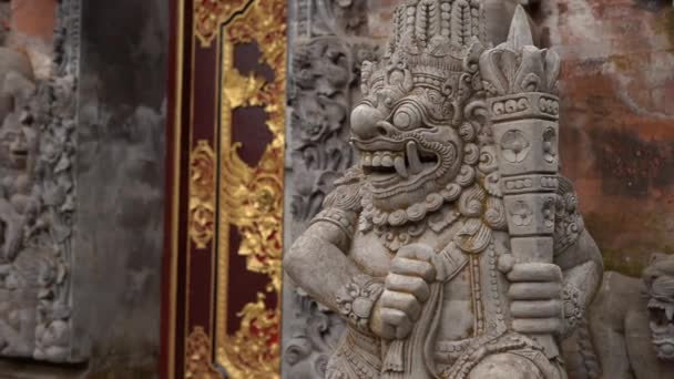 Slowmotion steadicam βολή του Puri Saren Royal Palace, το Ubud. Μπαλί — Αρχείο Βίντεο