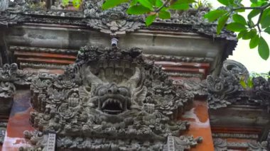 Steadicam Pura Taman Saraswati Tapınağı, Ubud bir kadeh. Bali