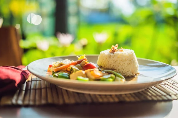 Geleneksel Bali Mutfağı Sebze Tofu Pilav Ile Tavada — Stok fotoğraf