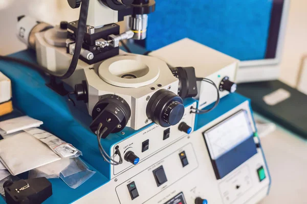 Ионная Травильная Система Подготовки Твердых Образцов Исследования Электронного Микроскопа — стоковое фото