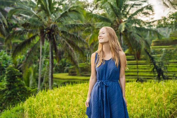 Young Woman Posing Green Cascade Rice Field Plantation Bali Indonesia — Stock Photo, Image