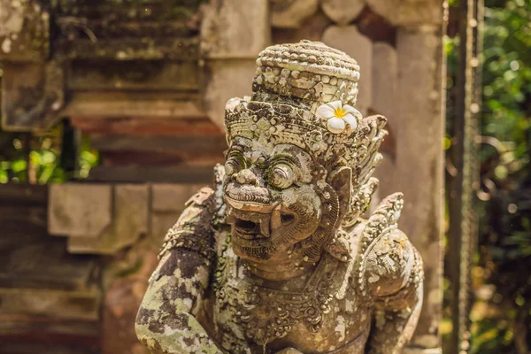 Antica Statua Pietra Accanto Tempio Pura Taman Kemuda Saraswati Bali — Foto Stock