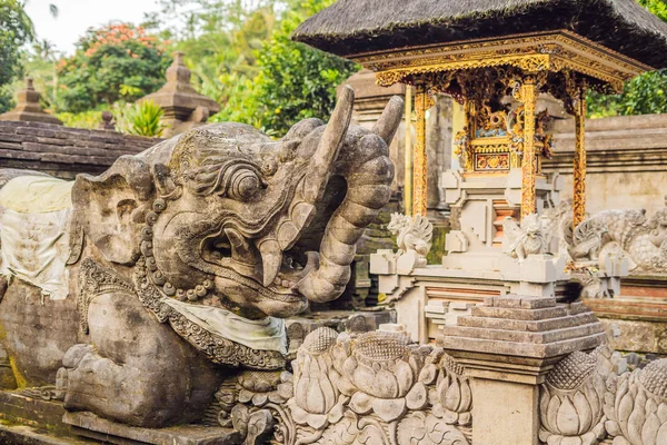 Ancient Stone Balinese Mossy Statues Bali Island Indonesia — Stock Photo, Image