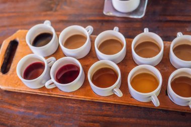 Kahve ve çay, Kahve Luwak dahil olmak üzere çeşitli türleri konusunda bilgi sahibi tatma