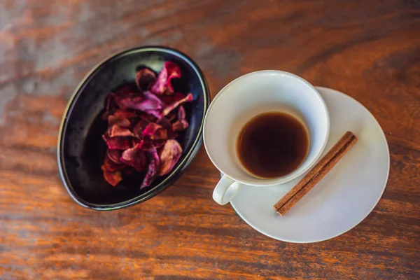 Чашка Кофе Luwak Палкой Корицы Чипсами Мангостина Подается Бали Индонезия — стоковое фото