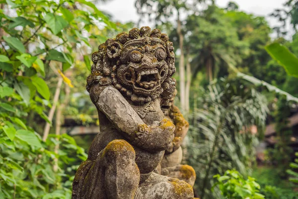 Antica Statua Pietra Nel Tempio Pura Gunung Lebah Bali Indonesia — Foto Stock