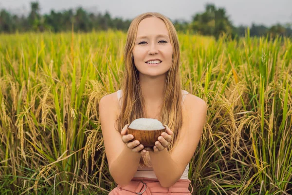Woman Holding Wooden Bowl Boiled Rice Field — Stock Photo, Image