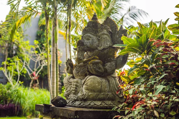 Statua Ganesha Coperta Muschio Nel Parco Isola Bali — Foto Stock