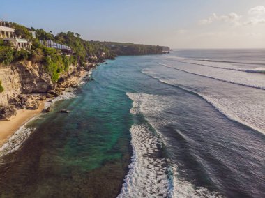 Bali, Endonezya'nın Dreamland Plajı'nda doğal çare hava atış.