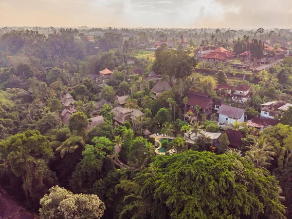 Φωτογραφία από drone, Ubud. Αεροφωτογραφίες στο Ουμπούντ, Μπαλί, Ινδονησία — Φωτογραφία Αρχείου