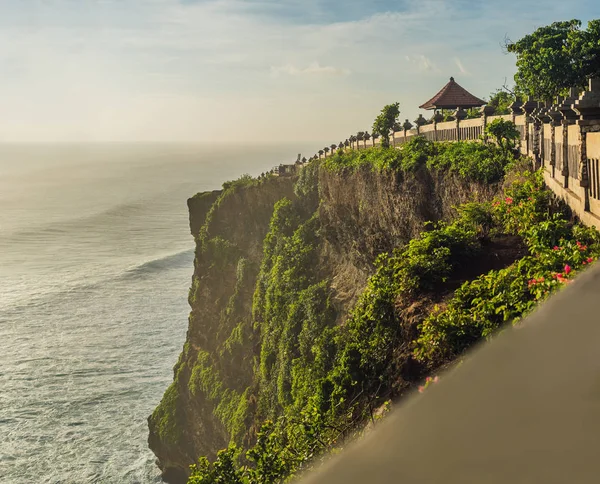 Kayalık Uçurum Deniz Manzarası Pura Luhur Uluwatu Tapınağı Bali Endonezya — Stok fotoğraf