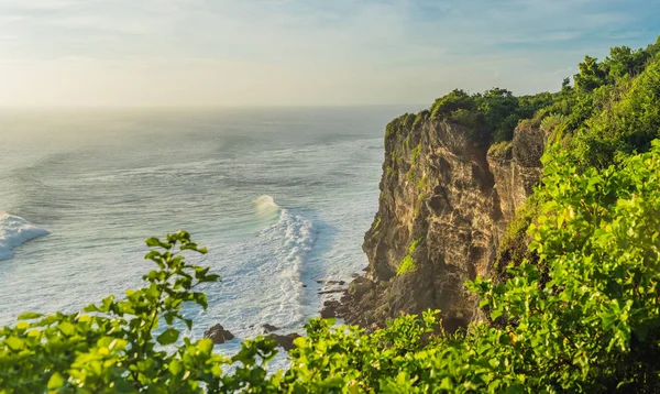 Malowniczy Krajobraz Wybrzeża Urwiska Świątyni Pura Luhur Uluwatu Bali Indonezja — Zdjęcie stockowe