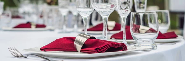 Decoração de mesa de casamento, serviço de catering Conjunto de mesa para uma festa de evento ou casamento BANNER recepção, formato longo — Fotografia de Stock