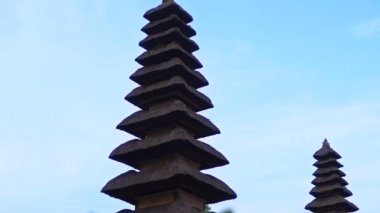 Bali Adası'Taman Ayun tapınağın el atış