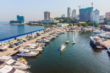 Harbor günbatımı, liman yat kulübünde otopark Yatlar
