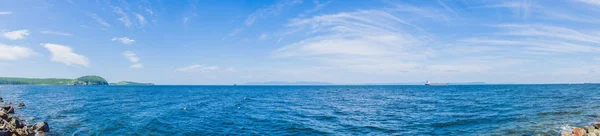 Duży zbiornikowiec w otwarte morze panorama. — Zdjęcie stockowe
