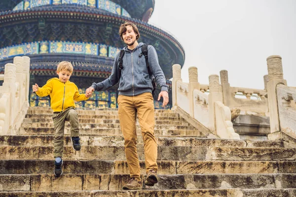 Far Och Son Stegen Himmelens Tempel Peking Kina — Stockfoto