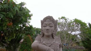 Kutsal taş heykel doğal park maymun orman Ubud Köyü, Bali, Endonezya