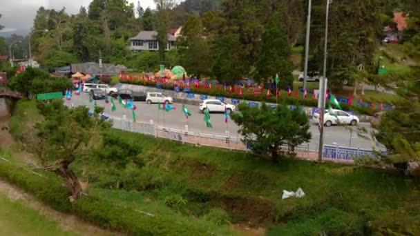 Distrito Cameron Highlands, MALASIA - 24 de abril de 2018: plano aéreo del centro en Cameron Highlands — Vídeo de stock