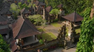 Ubud Bali Adası Pura Gunung Lebah Tapınağı nın hava atış