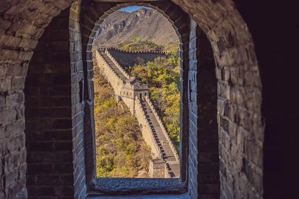 La Grande Muraglia cinese. Grande muraglia cinese è una serie di fortificazioni in pietra, mattoni — Foto Stock