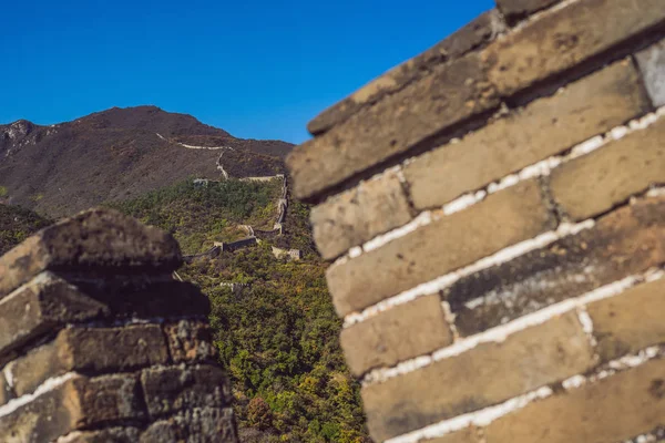 La Grande Muraglia cinese. Grande muraglia cinese è una serie di fortificazioni in pietra, mattoni — Foto Stock