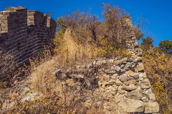 Великий китайський мур. Велика Китайська стіна - це серія укріплень, зроблених з каменю, цегли. — стокове фото
